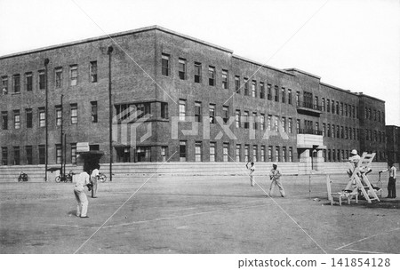 Old photograph, 1933-1945: Hiroshima University of Literature and Science before the atomic bombing (established in 1929, later destroyed by the atomic bomb). Old photograph, 1933-1945: Hiroshima University of Literature and Science before the atomic bombing (established in 1929, later destroyed by the atomic bomb). 141854128