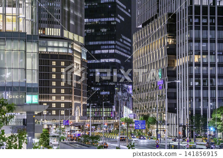 大阪夜景,梅田阪神前十字路口,大阪府大阪市 大阪夜景,梅田阪神前十字路口,大阪府大阪市 141856915