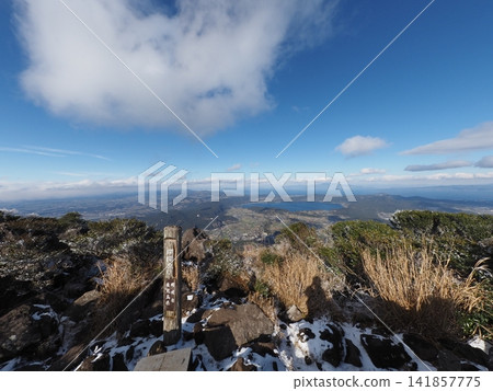 一月初的開門山(鹿兒島縣指宿市) 一月初的開門山(鹿兒島縣指宿市) 141857775
