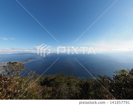 一月初的開門山(鹿兒島縣指宿市) 一月初的開門山(鹿兒島縣指宿市) 141857791