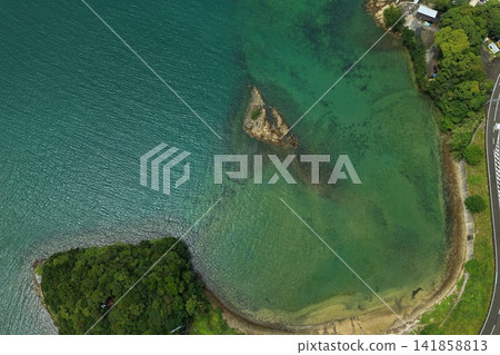 Aerial photograph capturing the rocky reefs and inlets of Taiji Town, Wakayama Prefecture. Aerial photograph capturing the rocky reefs and inlets of Taiji Town, Wakayama Prefecture. 141858813