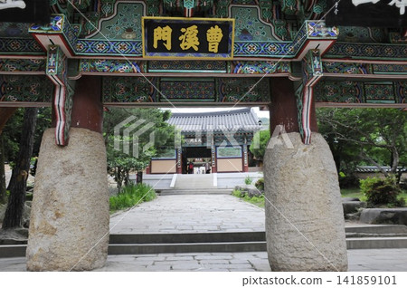 韓國釜山梵魚寺一柱門 韓國釜山梵魚寺一柱門 141859101