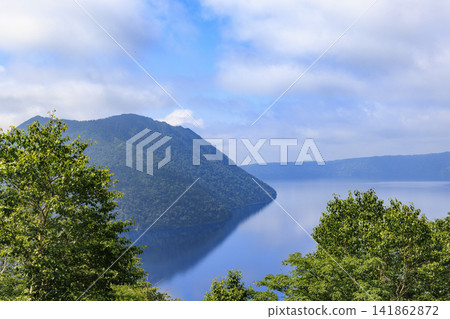 摩週湖（位於日本北海道，擁有日本最清澈的湖水，是繼俄羅斯貝加爾湖之後世界第二清澈的湖水） 141862872