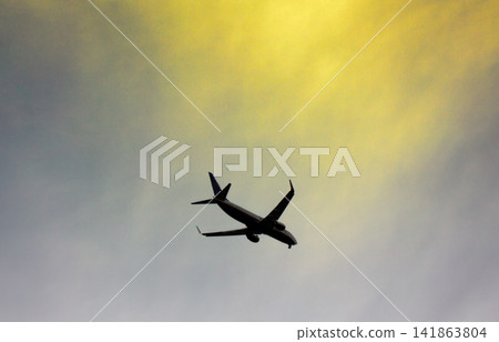 jet liner lands 141863804