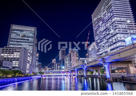 Night view of Dojima and Nakanoshima from Oebashi Bridge in Osaka Prefecture Night view of Dojima and Nakanoshima from Oebashi Bridge in Osaka Prefecture 141865568