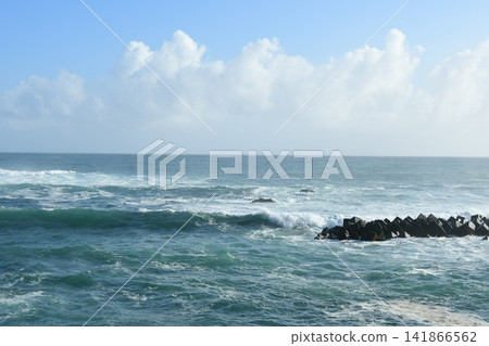 Wave cutting scenery Wave cutting scenery 141866562