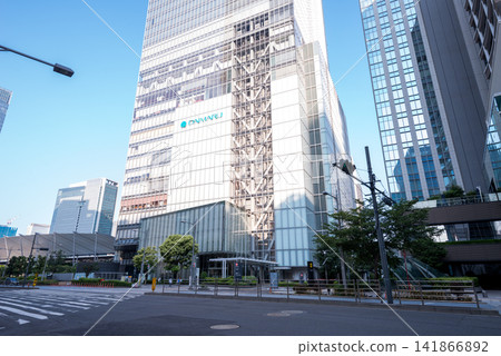 【東京車站】清晨,八重洲出口十字路口 【東京車站】清晨,八重洲出口十字路口 141866892