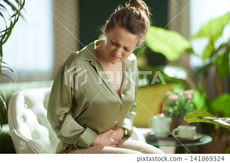 Mindful Body Awareness for Relieving Internal Tension Mindful Body Awareness for Relieving Internal Tension 141869324