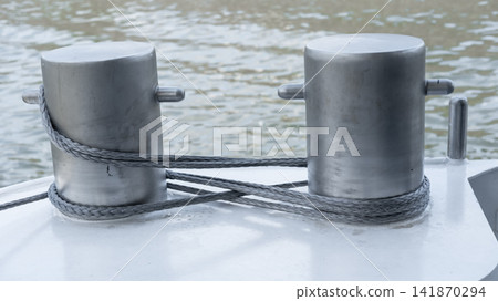 Iron cable for anchor in a yacht Iron cable for anchor in a yacht 141870294