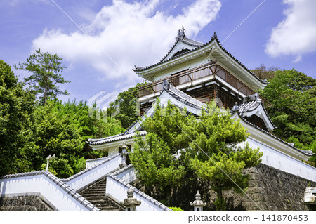 岩石城堡：一座形狀像城堡天守閣的美術館（福岡縣田川郡添田町） 141870453