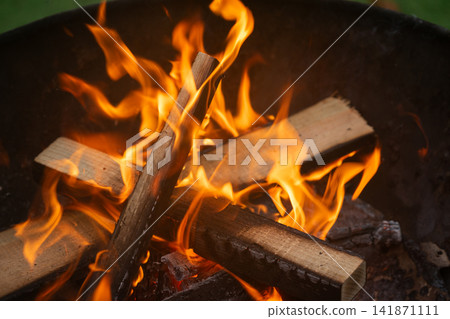 Campfire, flames, fire, firewood, fire pit, camping, combustion, fire starting, outdoor Campfire, flames, fire, firewood, fire pit, camping, combustion, fire starting, outdoor 141871111