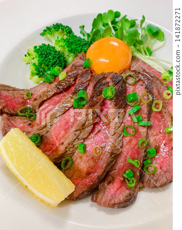 生牛排飯 生牛排飯 141872271