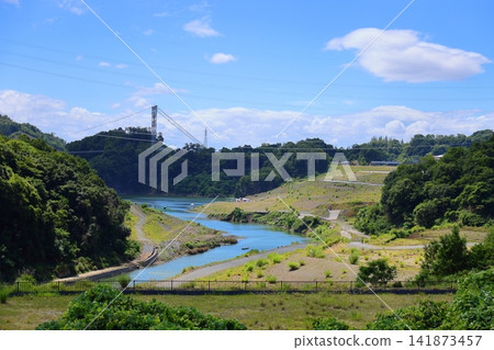 ◇茨木北水壩公園(從大岩展望廣場附近眺望吊橋)/大阪府茨木市 ◇茨木北水壩公園(從大岩展望廣場附近眺望吊橋)/大阪府茨木市 141873457