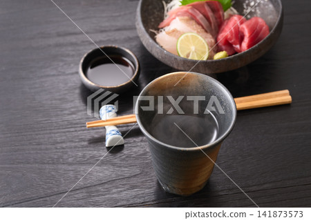 燒酒熱水分開 燒酒熱水分開 141873573