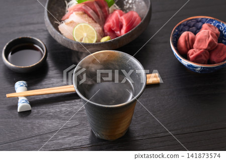 Shochu hot water split Shochu hot water split 141873574