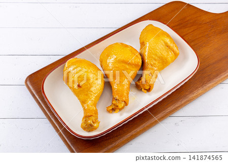 guangdong Salt Baked Chicken Drumsticks Traditional Cantonese Steamed Yellow Feathery Poultry Legs 141874565