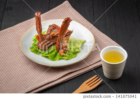 braised Duck Clavicle in Soy Sauce with Aromatic Spices 141875041