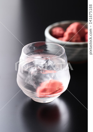 燒酒拌醃梅子 141875188