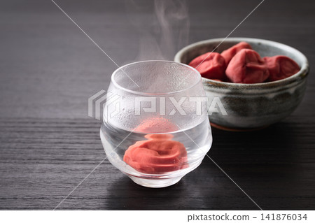 燒酒拌醃梅子 燒酒拌醃梅子 141876034