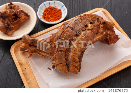 braised Pork Bone Meat with Rich Gelatinous Texture 141876373