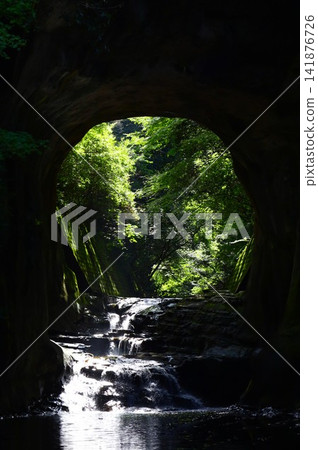 Nomizo Falls and Kameiwa Cave (Kimitsu City, Chiba Prefecture) Nomizo Falls and Kameiwa Cave (Kimitsu City, Chiba Prefecture) 141876726