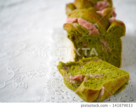 抹茶櫻花豆沙麵包 141879013