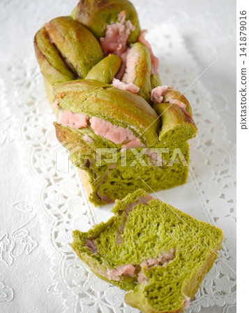 Matcha & Cherry Blossom Bean Paste Bread Matcha & Cherry Blossom Bean Paste Bread 141879016