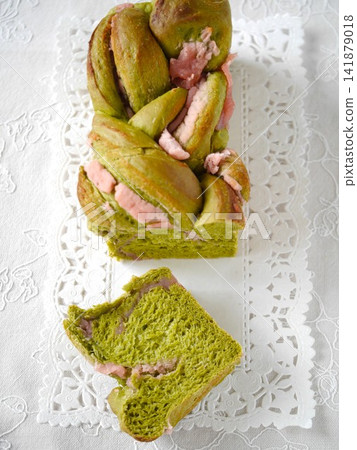 Matcha & Cherry Blossom Bean Paste Bread Matcha & Cherry Blossom Bean Paste Bread 141879018