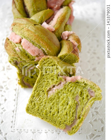 Matcha & Cherry Blossom Bean Paste Bread Matcha & Cherry Blossom Bean Paste Bread 141879031