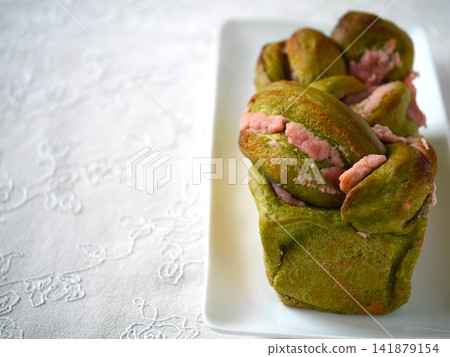 Matcha & Cherry Blossom Bean Paste Bread Matcha & Cherry Blossom Bean Paste Bread 141879154