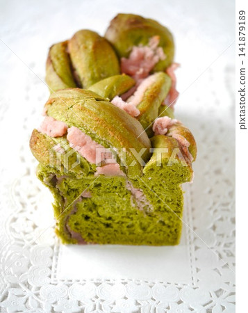 Matcha & Cherry Blossom Bean Paste Bread Matcha & Cherry Blossom Bean Paste Bread 141879189