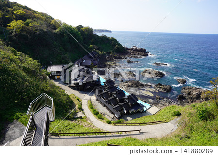 可以欣賞諾托半島僻靜神聖的海岬和燈旅館令人嘆為觀止的景色。 141880289