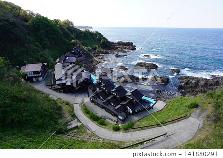 可以欣賞諾托半島僻靜神聖的海岬和燈旅館令人嘆為觀止的景色。 141880291