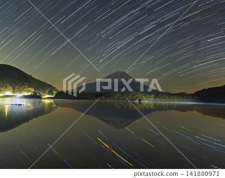 冬季恆星軌道的倒影 冬季恆星軌道的倒影 141880971