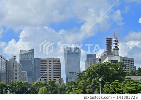 皇宮前的廣場和日比谷地區的建築。 141883729
