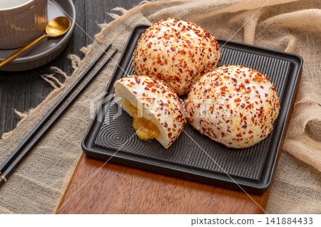 steamed whole grain oatmeal buns sprinkled with nutritious grain flakes steamed whole grain oatmeal buns sprinkled with nutritious grain flakes 141884433