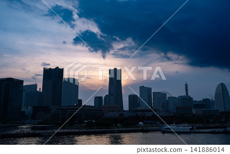 Evening scenery of Yokohama Minato Mirai Evening scenery of Yokohama Minato Mirai 141886014