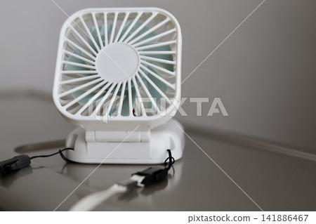 Foldable handheld fan Foldable handheld fan 141886467