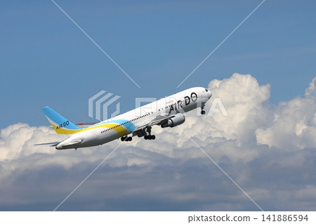 起飛,客機上升 Air Do 飛機起飛 起飛,客機上升 Air Do 飛機起飛 141886594