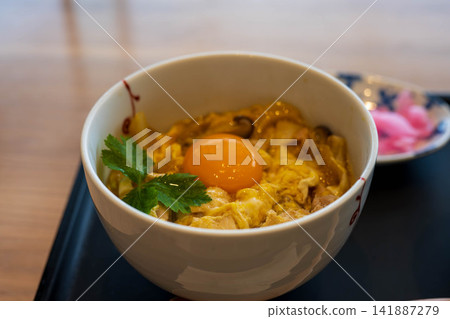 Oyako飯碗看起來很美味 Oyako飯碗看起來很美味 141887279