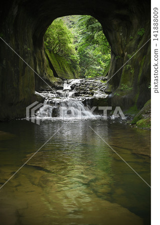 The Mysterious Shimizu Cave: Nomizo Falls and Kameiwa Cave in Kimitsu, Chiba The Mysterious Shimizu Cave: Nomizo Falls and Kameiwa Cave in Kimitsu, Chiba 141888009
