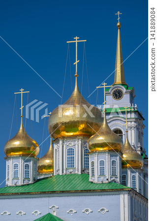 Golden domes and turrets shine under the blue sky at Tula Kremlin Museum a symbol of history and architecture in Russia Golden domes and turrets shine under the blue sky at Tula Kremlin Museum a symbol of history and architecture in Russia 141889084