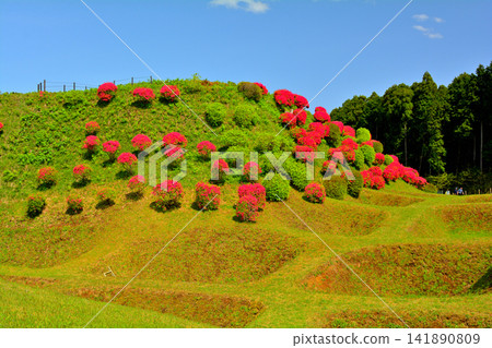 Yamanaka Castle, one of Japan's 100 Famous Castles Yamanaka Castle, one of Japan's 100 Famous Castles 141890809