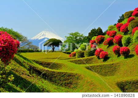 Yamanaka Castle, one of Japan's 100 Famous Castles Yamanaka Castle, one of Japan's 100 Famous Castles 141890828