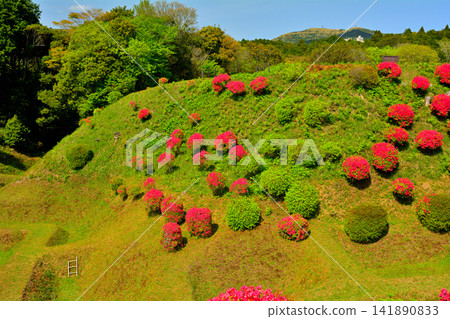 Yamanaka Castle, one of Japan's 100 Famous Castles Yamanaka Castle, one of Japan's 100 Famous Castles 141890833