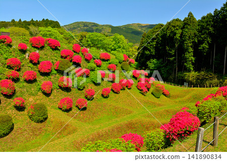 Yamanaka Castle, one of Japan's 100 Famous Castles Yamanaka Castle, one of Japan's 100 Famous Castles 141890834