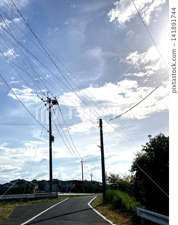 一個炎熱的夏日午後 一個炎熱的夏日午後 141891744