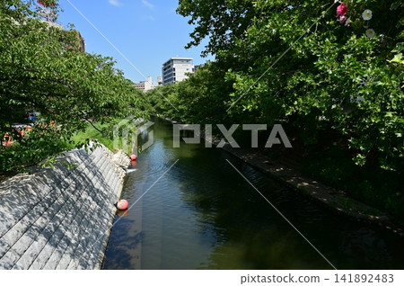A view of the Matsukawa River (formerly the Jinzu River) near Toyama City Hall. A view of the Matsukawa River (formerly the Jinzu River) near Toyama City Hall. 141892483