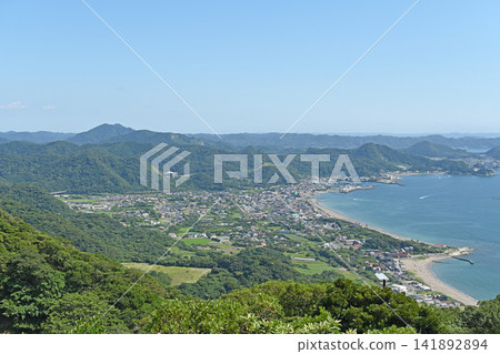 The rich mountain ranges and coastline of Boso Peninsula; a panoramic view of the blue Tokyo Bay and vast greenery from Mount Nokogiri. The rich mountain ranges and coastline of Boso Peninsula; a panoramic view of the blue Tokyo Bay and vast greenery from Mount Nokogiri. 141892894