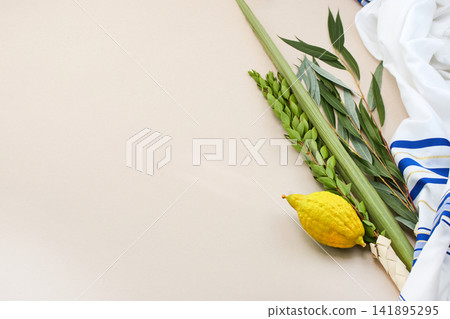 Sukkot lulav etrog tallit jewish holiday four species Sukkot lulav etrog tallit jewish holiday four species 141895295